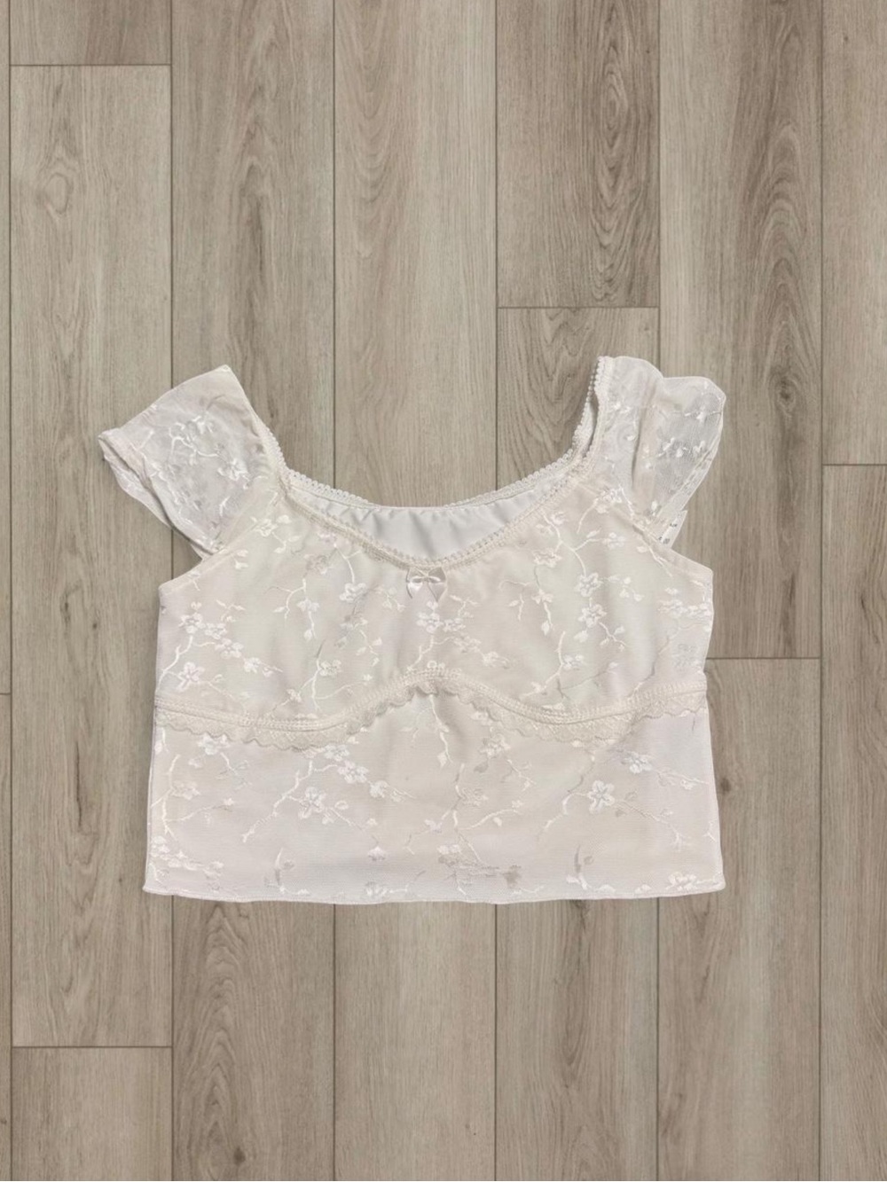 SHEIN White Lace Embroidered Crop Top